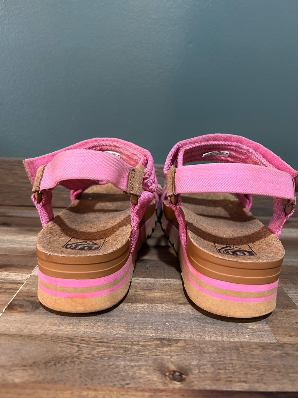 Reef Cushion Rem Hi Platform Sandals Pink Women’s Size 8 - Picture 4 of 9